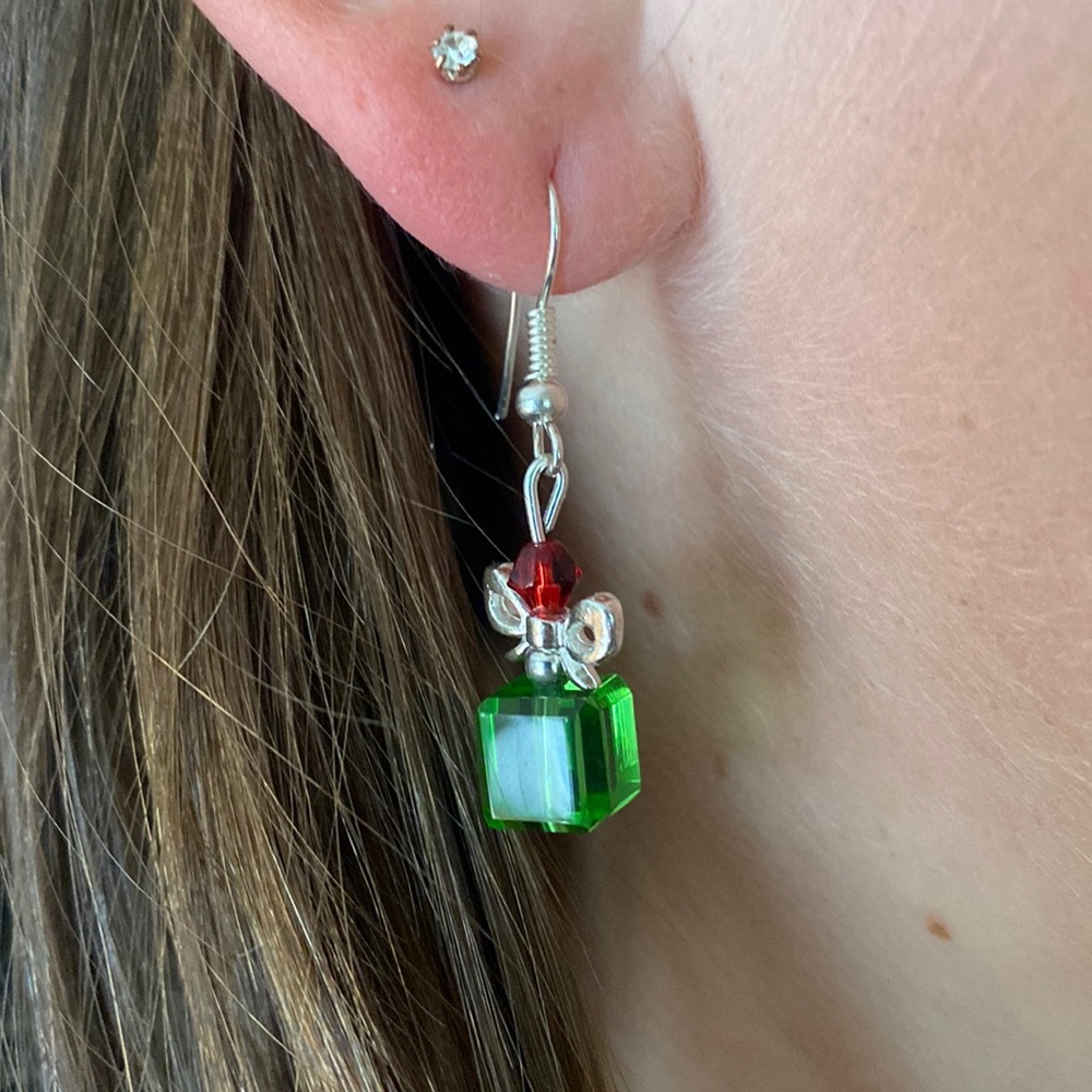 NEW Handmade Red, Green & Silver Christmas Gift Package Earrings - Picture 2 of 6